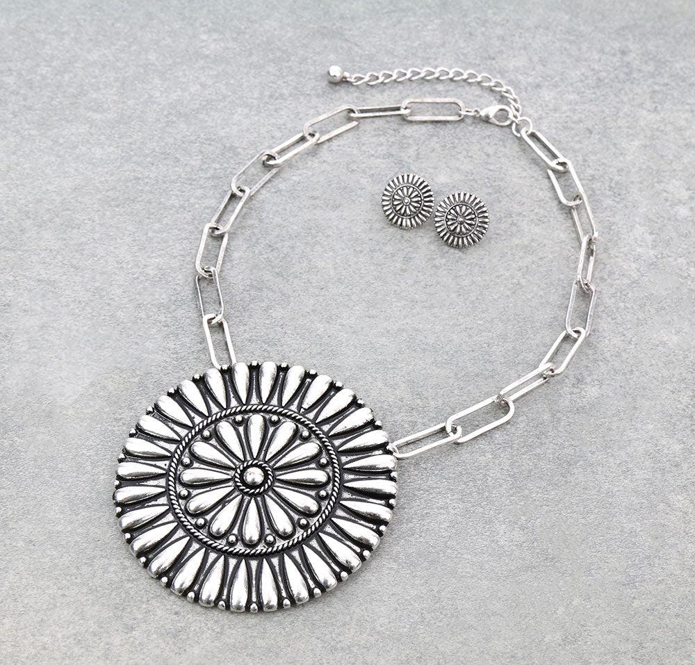 Large Concho Necklace Set