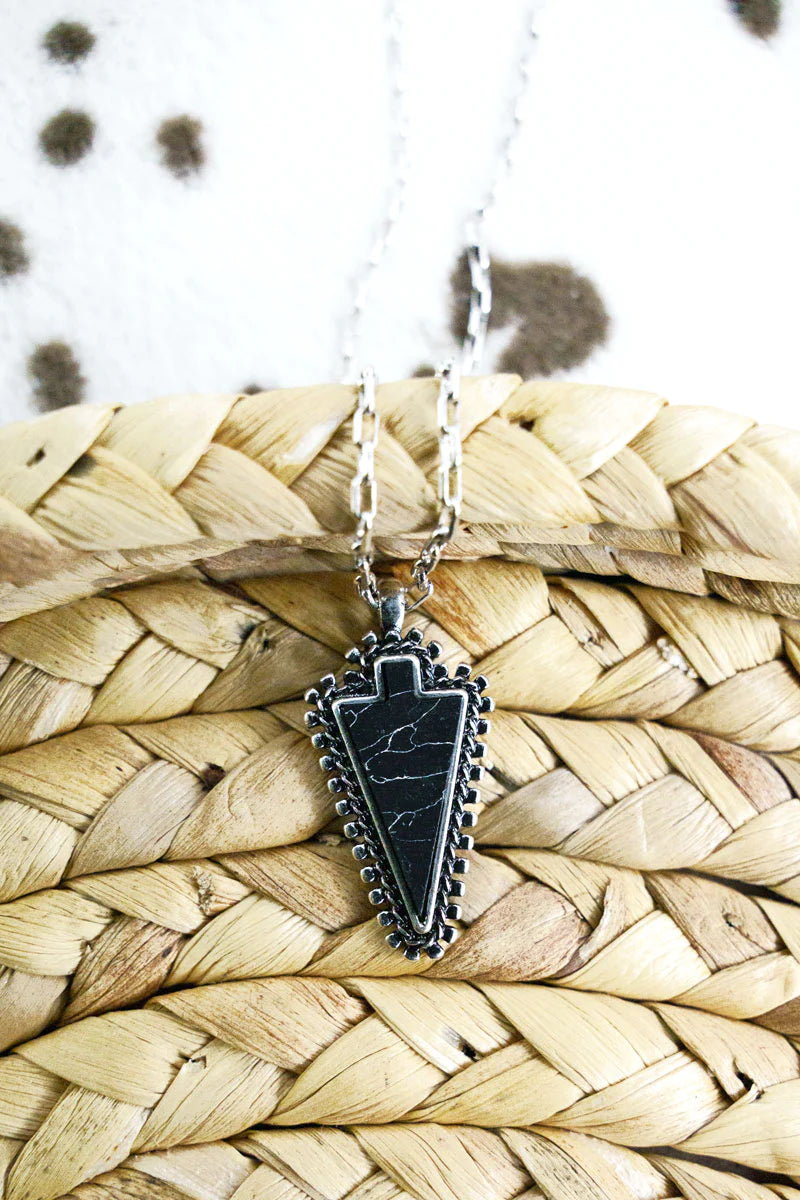 BLACK STARK CANYON NECKLACE