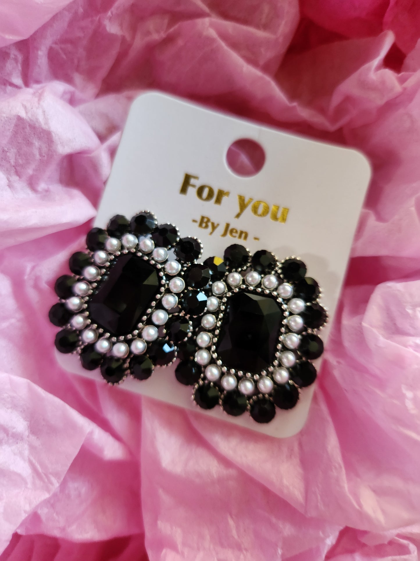 Black stud crystal earrings