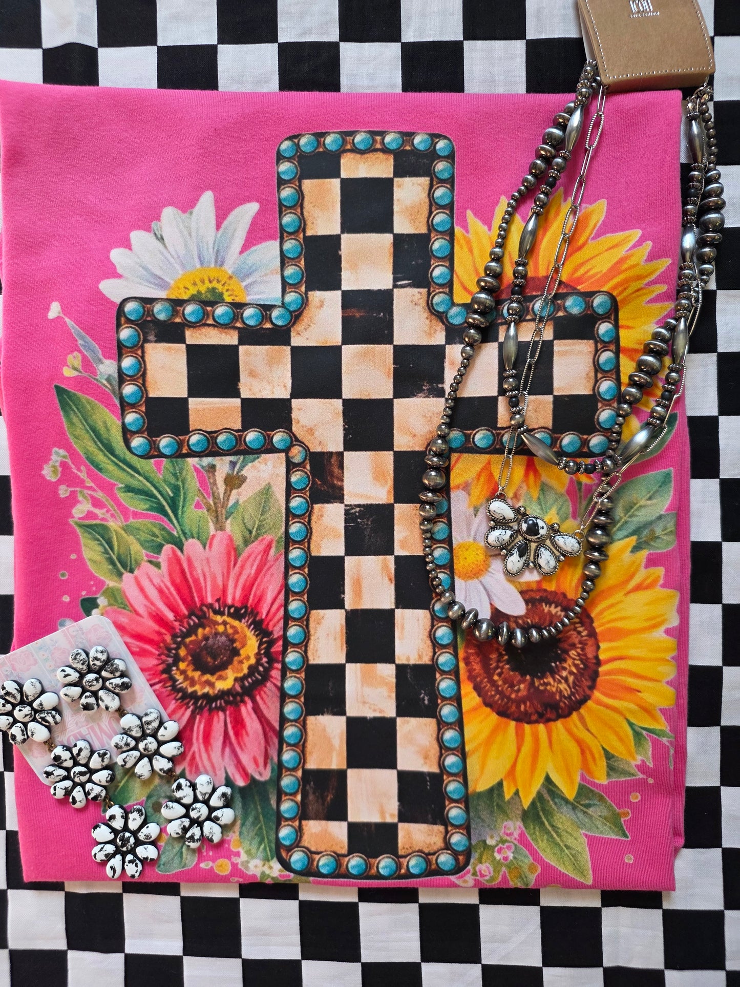 Chekers cross
